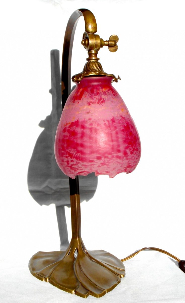 Beautiful 1900 Lamp With Large Daum Tulip Scalloped On The Piece And Period Bronze Water Lily Base-photo-3