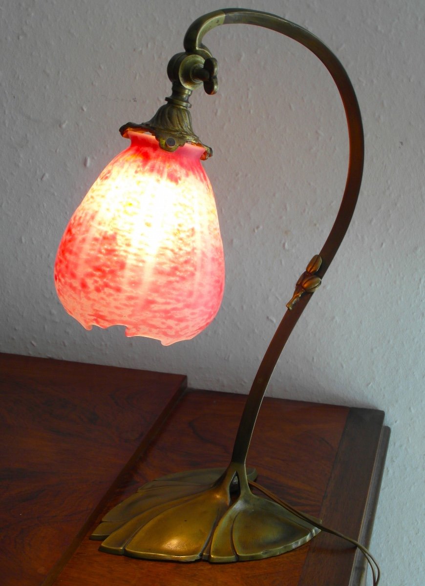 Beautiful 1900 Lamp With Large Daum Tulip Scalloped On The Piece And Period Bronze Water Lily Base-photo-6