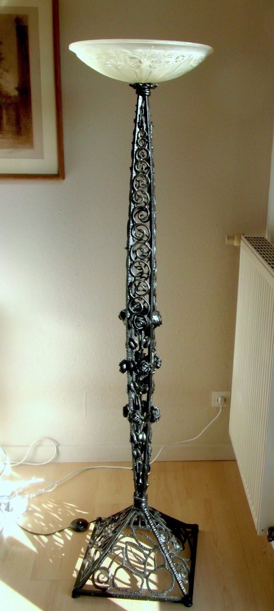 Superb Art Deco Floor Lamp With Wrought Iron Roses, Era Daum Kiss Brandt Degue 1920-photo-2