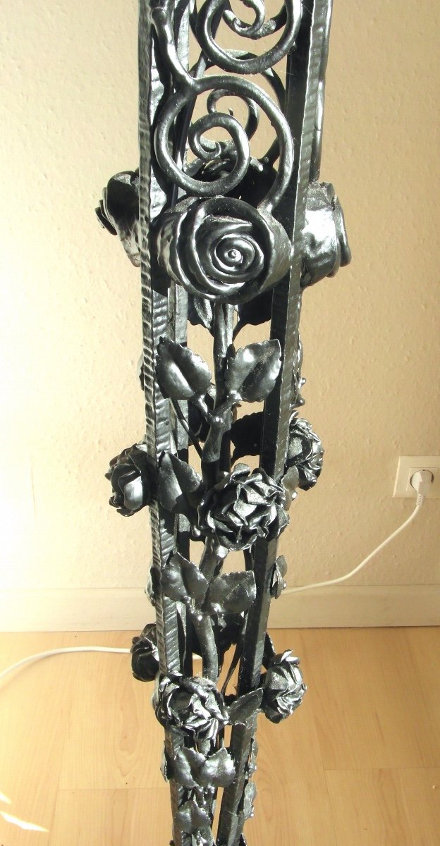 Superb Art Deco Floor Lamp With Wrought Iron Roses, Era Daum Kiss Brandt Degue 1920-photo-4