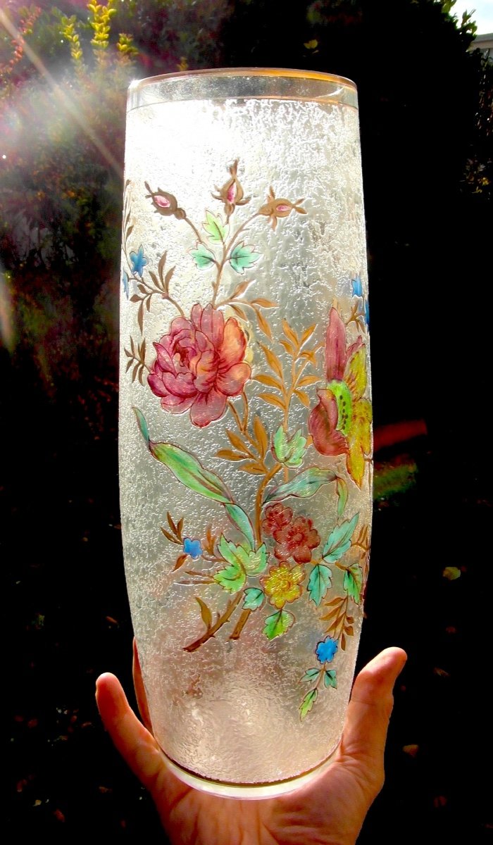 Large Engraved Vase "flowers And Butterfly" By Baccarat, Daum Era Daum Galle 1900