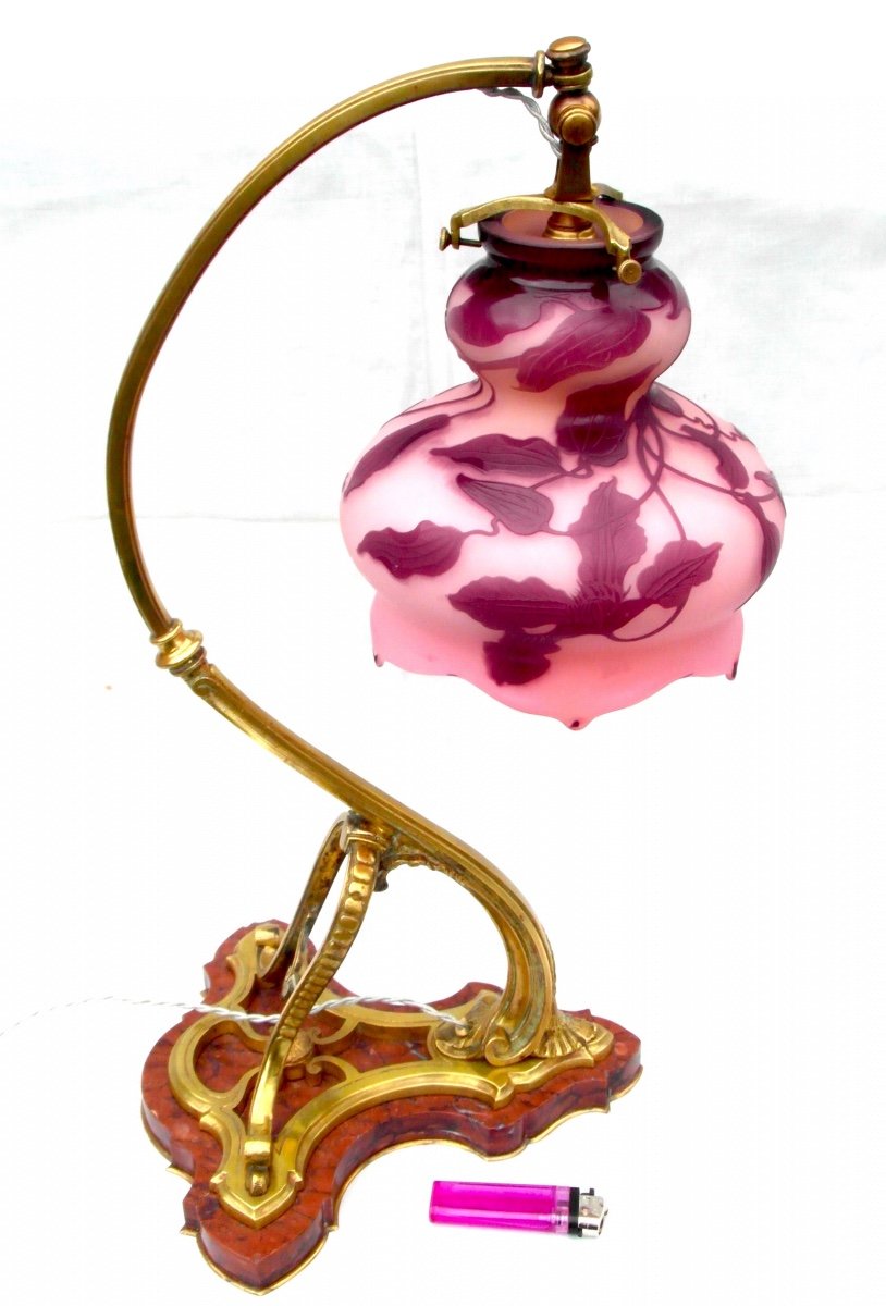 Lampe Gallé Avec Grosse Tulipe Aux Clématites, Festonnée à Chaud, Era Daum 1900