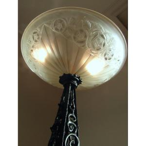 Superb Art Deco Floor Lamp With Wrought Iron Roses, Era Daum Kiss Brandt Degue 1920