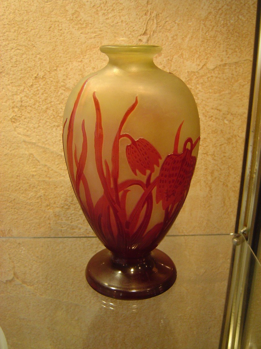 Etablissement Galle  Vase En Verre Multicouches Dégagé à L Acide à Décor De  Fritillaires -photo-2