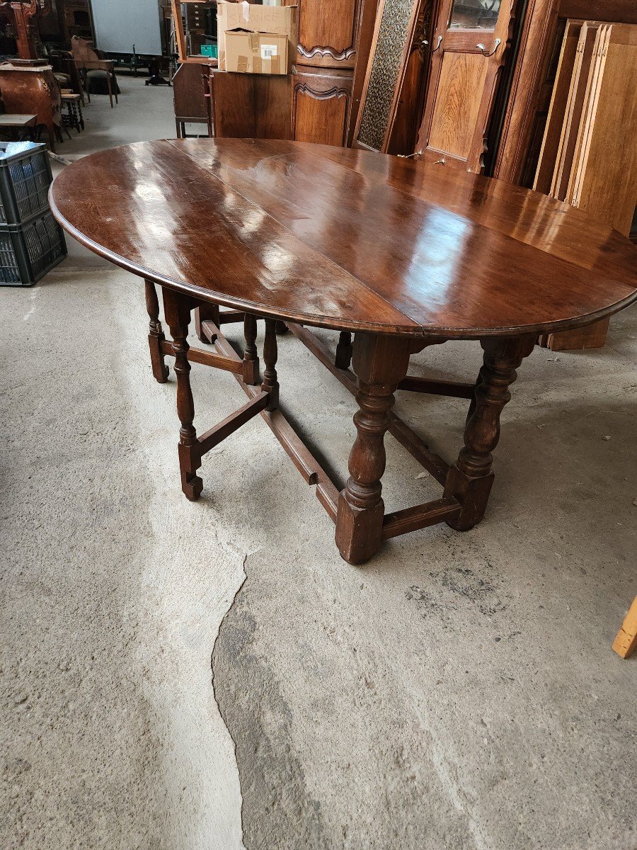 Large 19th Century Burgundy Oak Shuttered Table -photo-4