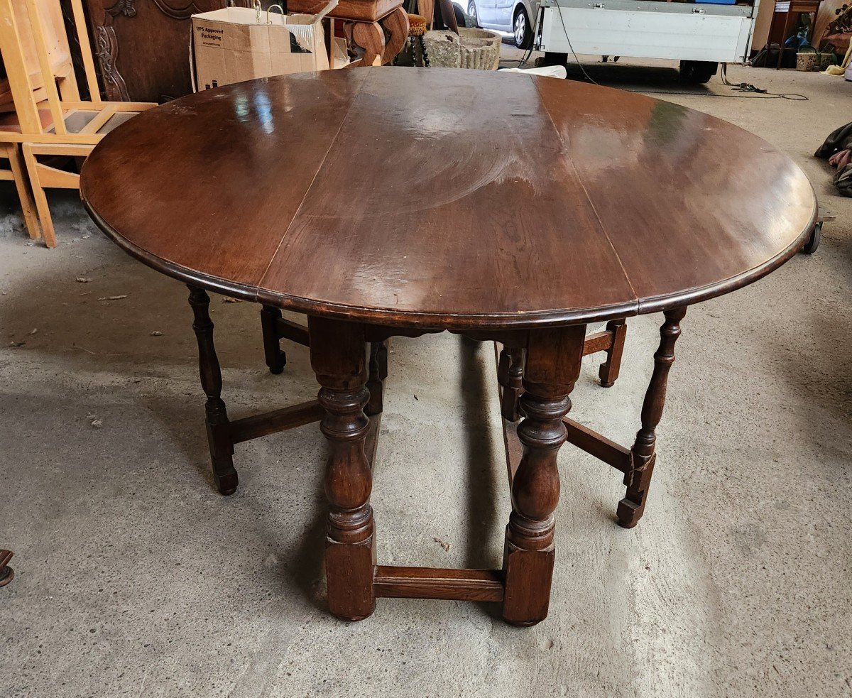 Large 19th Century Burgundy Oak Shuttered Table 