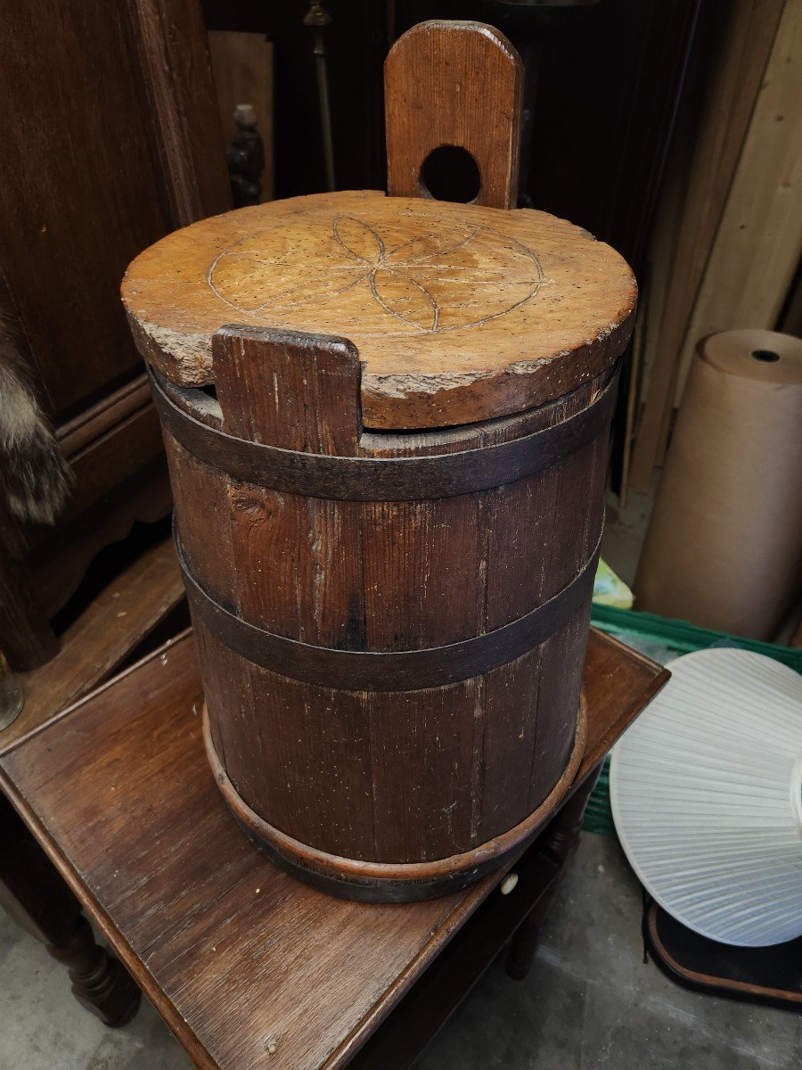 Late 19th Century Wooden Churn -photo-3