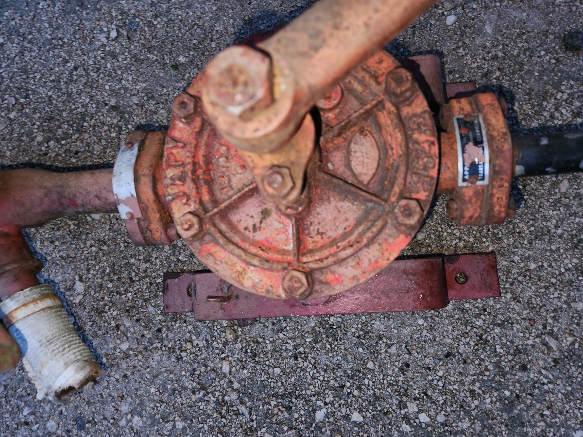 Old Japy Wall Mounted Gas Pump-photo-2