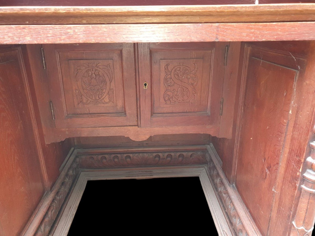 Highly Carved Counter From The Late 19th Century Serving As A Reception Counter In A Relais Château -photo-1