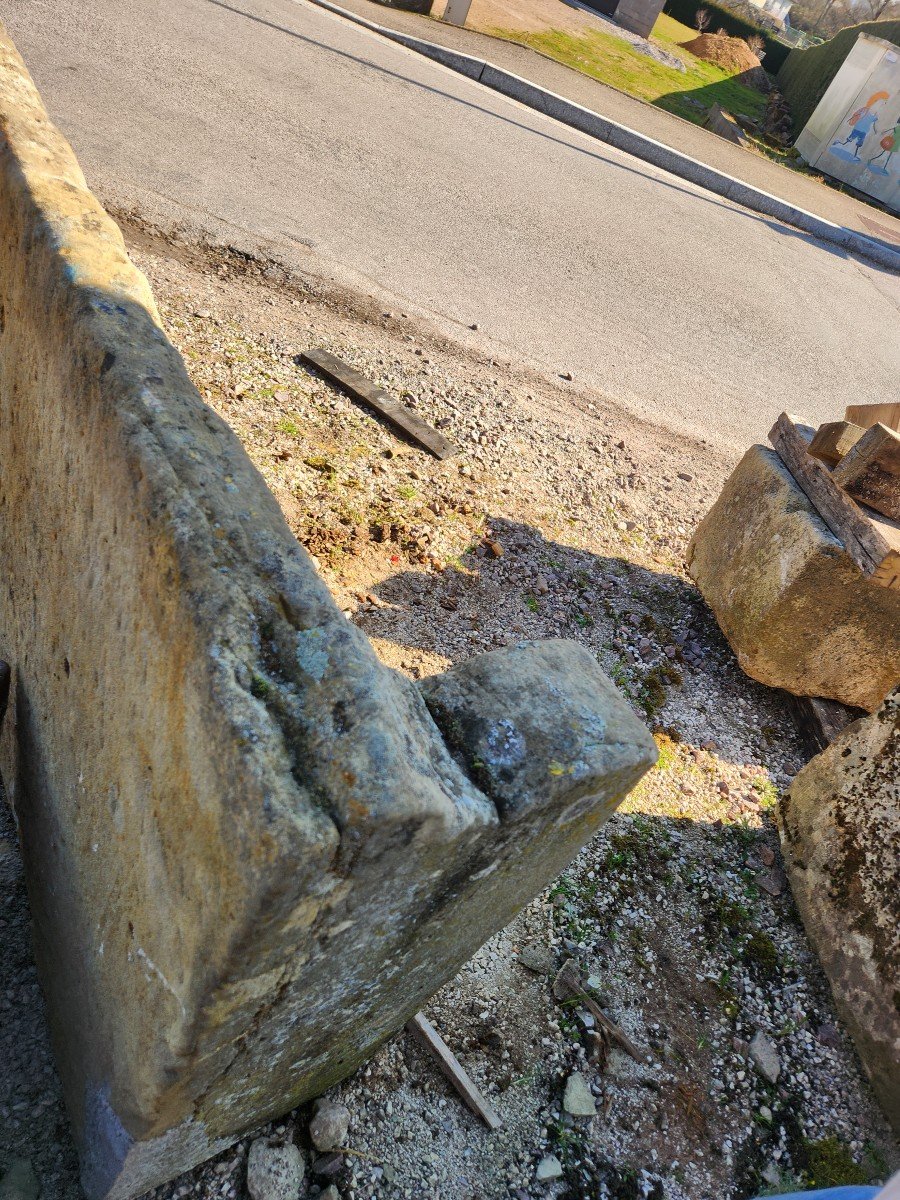 Late 17th Century Sandstone Garden Bench From A Bourgeois House In Haute Marne -photo-3