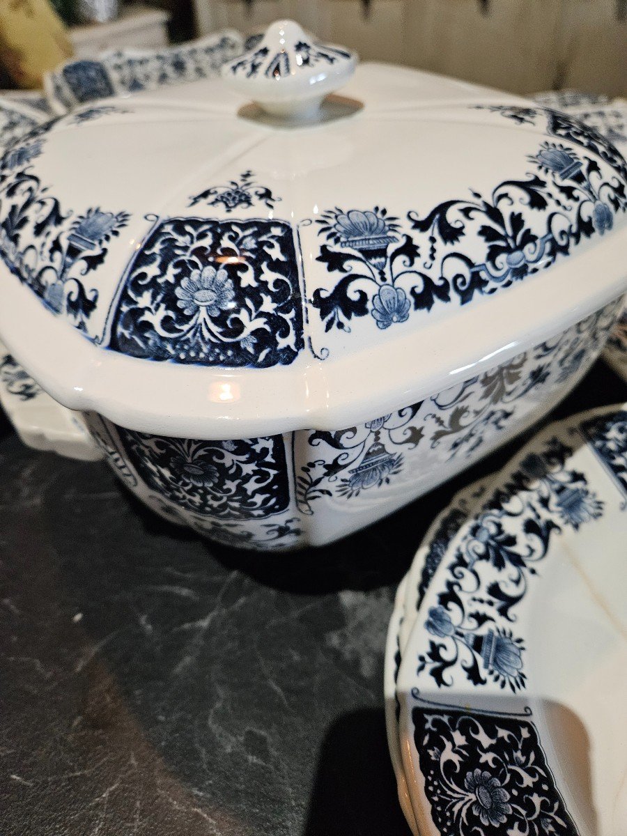 Gien Faience Table Service-photo-3