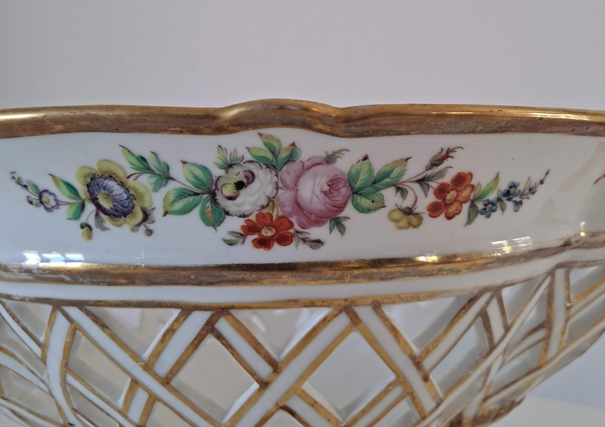 Large 19th Century Paris Porcelain Cup-photo-4