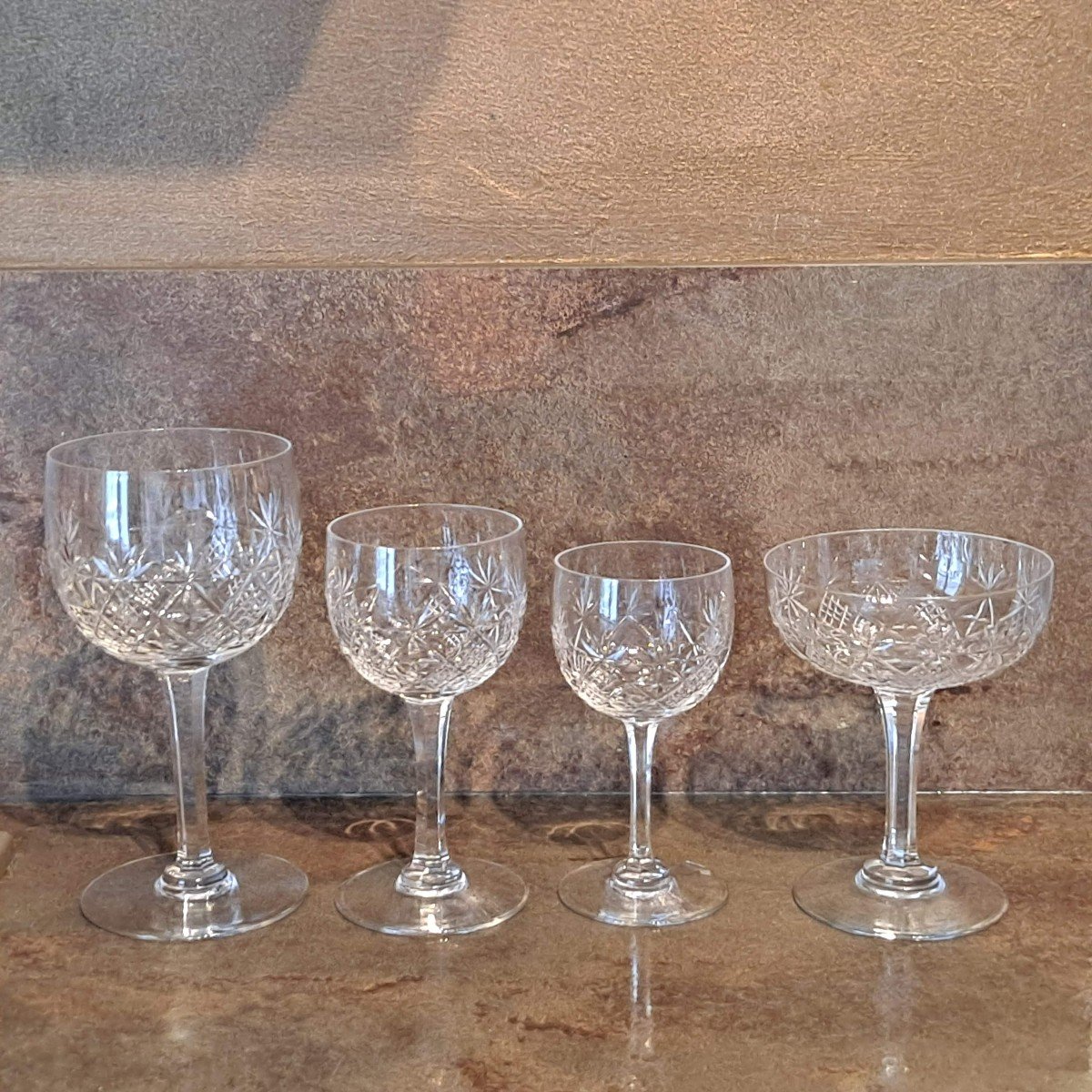 Service De 32 Verres Et 2 Carafes En Cristal De Saint Louis-photo-4