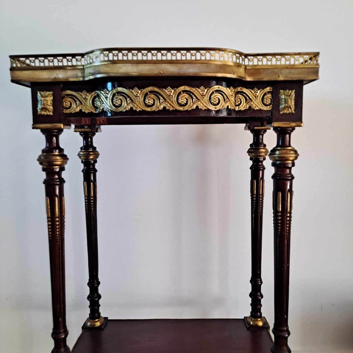 Petite Console Napoléon III En Bois Noirci Marqueterie De Laiton à Décor Végétal-photo-2