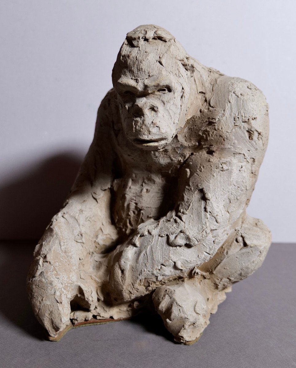 Sculpture "sitting Gorilla" - Animal-photo-3