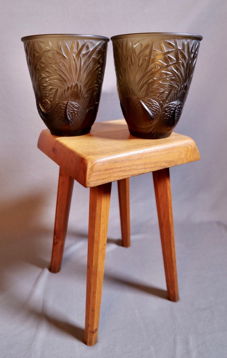 Pair Of Smoked Glass Vases By Pierre d'Avesn With Bird Decor - Art Deco - 1930