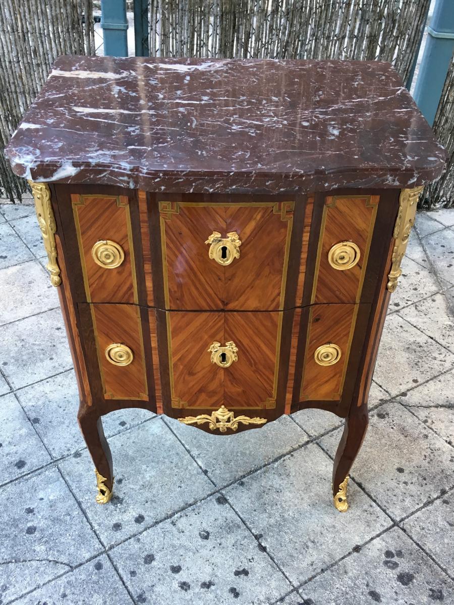 Petite commode d'époque Transition