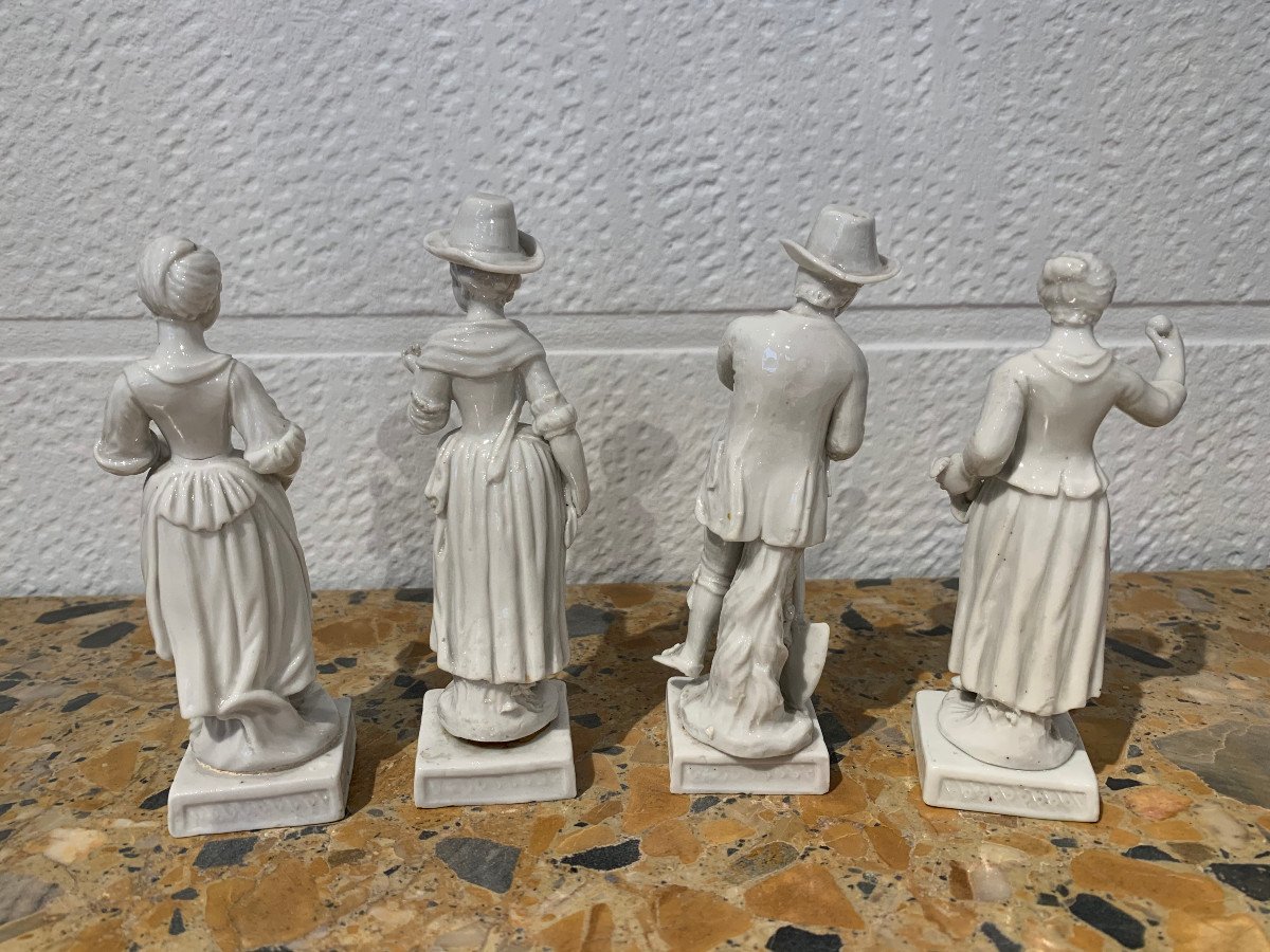 Suite de quatre statuettes en porcelaine Italie 1780-photo-4