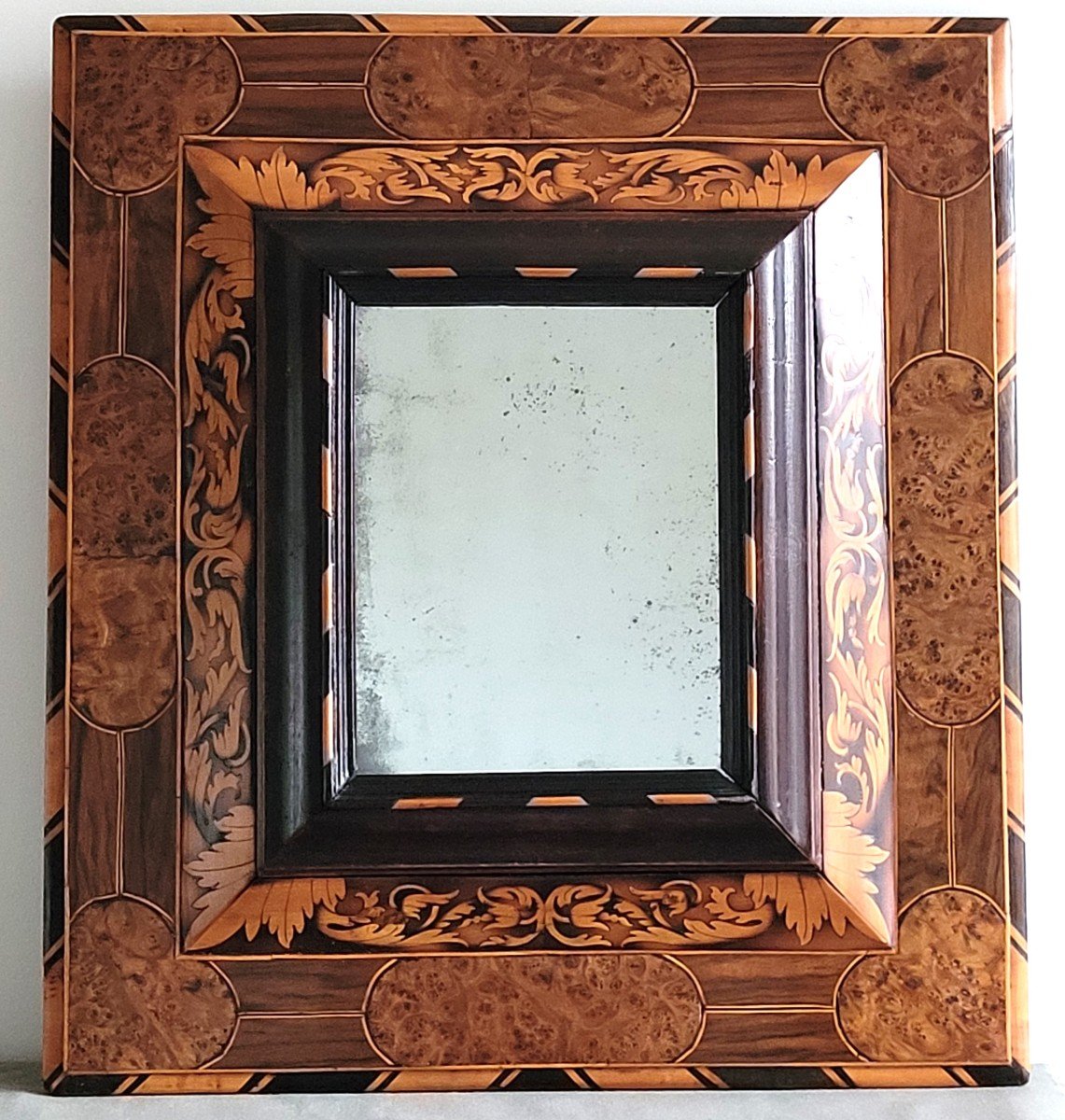 Huguenot Mirror, Attributed To Thomas Hache, Circa 1700.