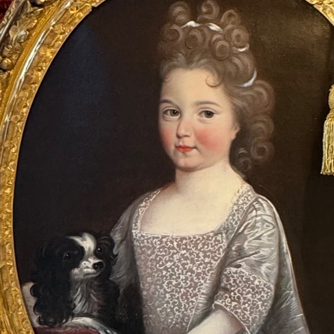 Portrait  de Louise Marie Thérèse Stuart et son petit chien v 1700. XVIIIème. Saint Germain en Laye-photo-1