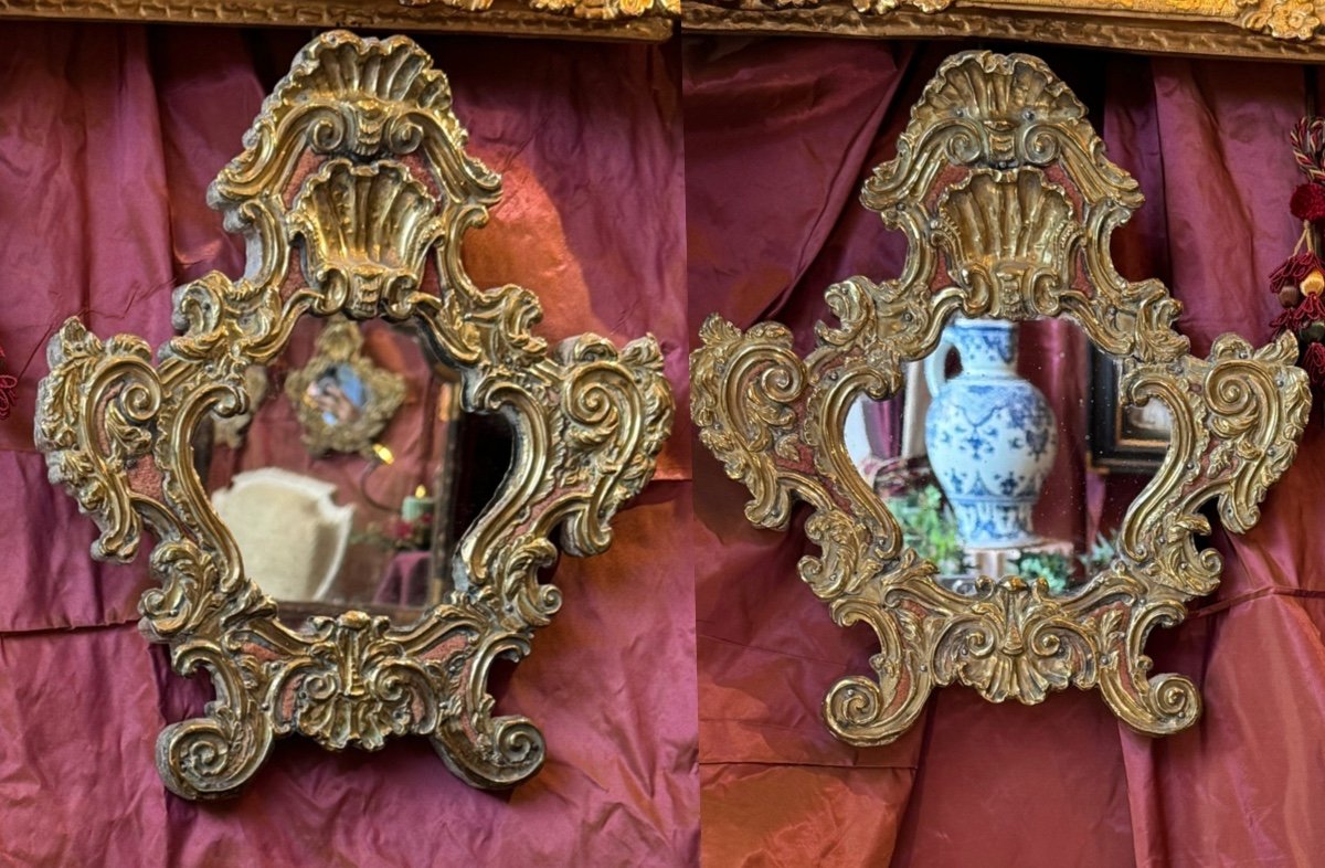 Riche paire de petits miroirs XVIIIè, rares décors baroques et régence. -photo-3