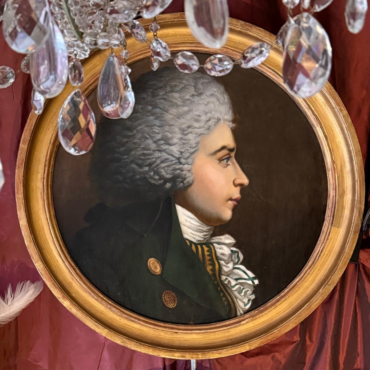      Jeune député en buste de profil vers 1792. 54cm diamètre. Époque XVIIIème. -photo-1