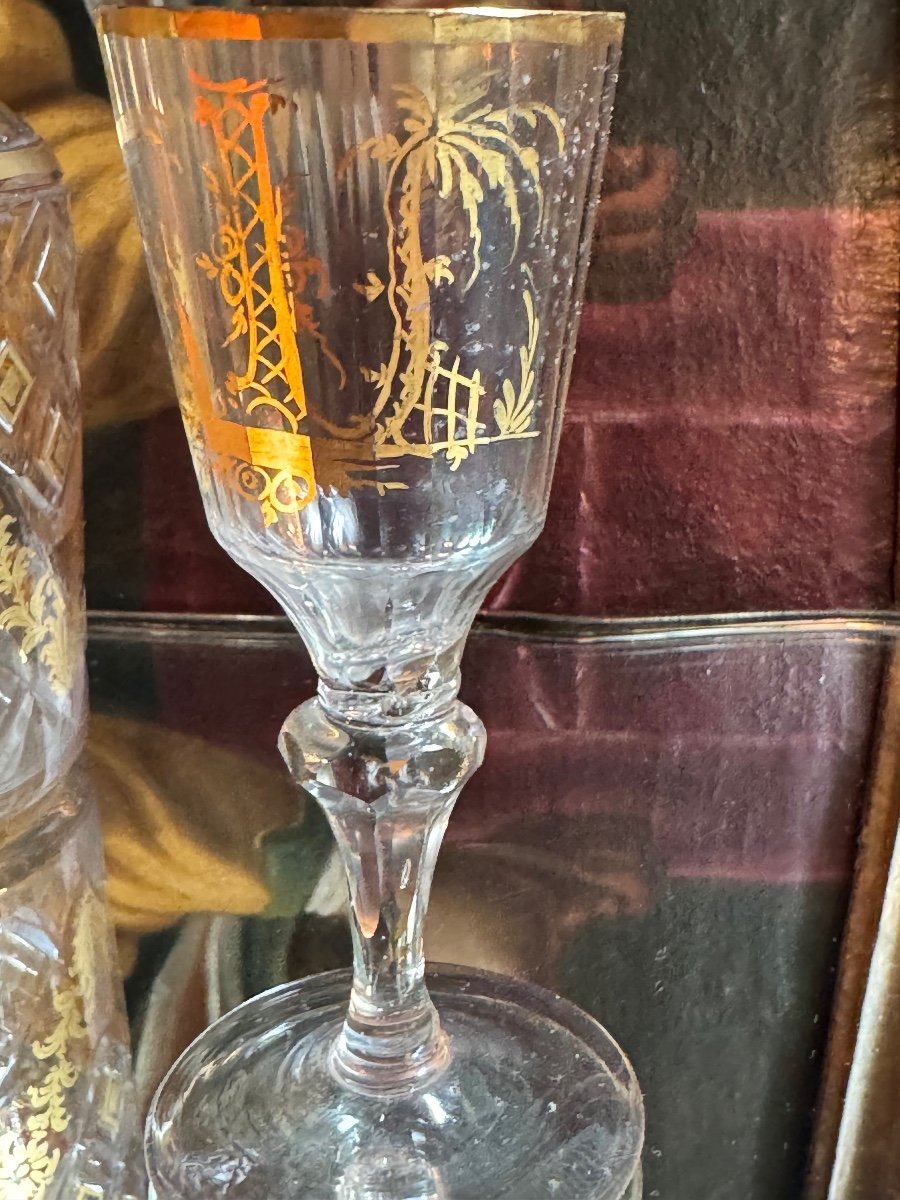 Carafe du XVIIIè, cristal taillé dorées deux verres, Louis XVI.-photo-1
