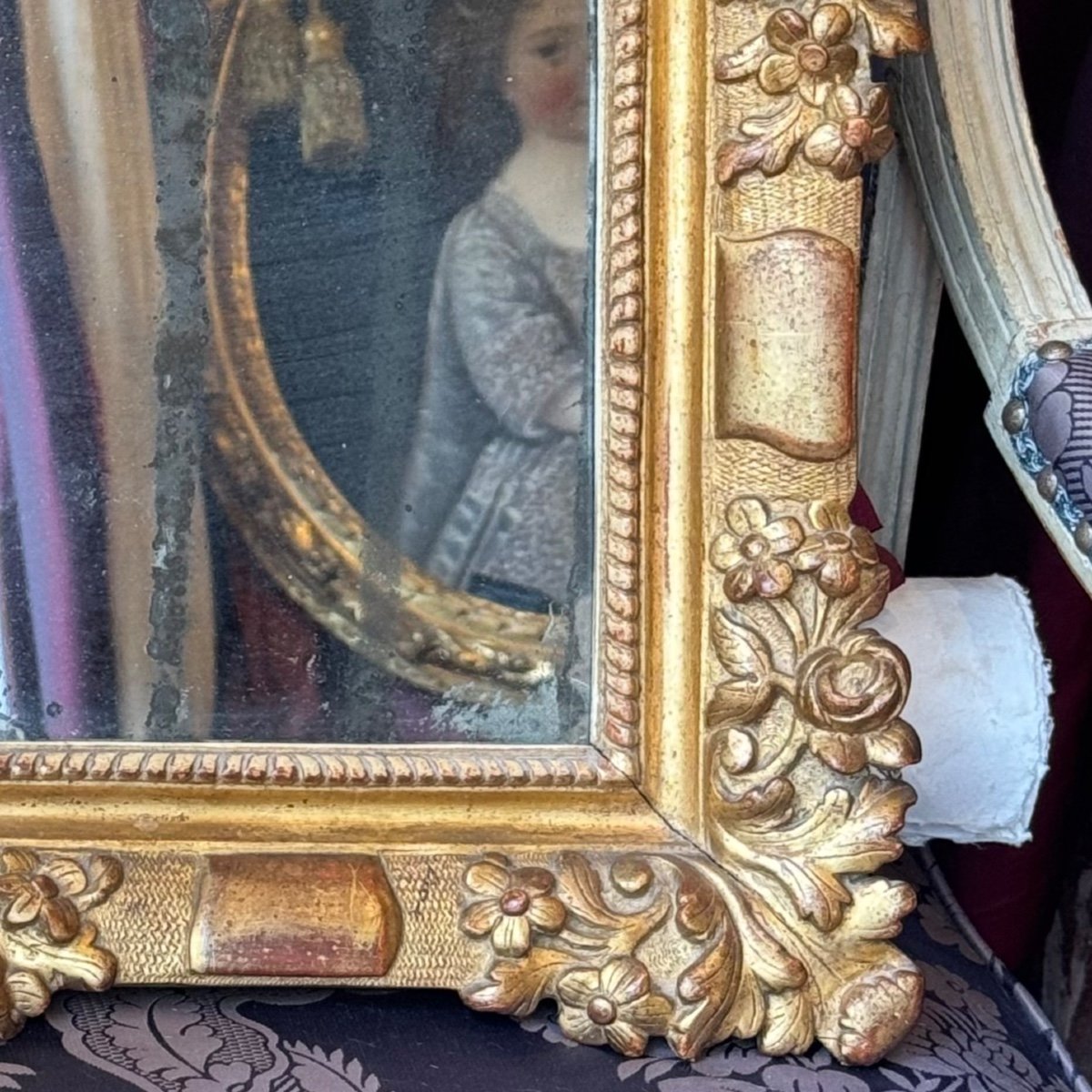 Bacchus enfant sur miroir,  époque Louis XIV, sculpté doré, XVIIIème. -photo-5