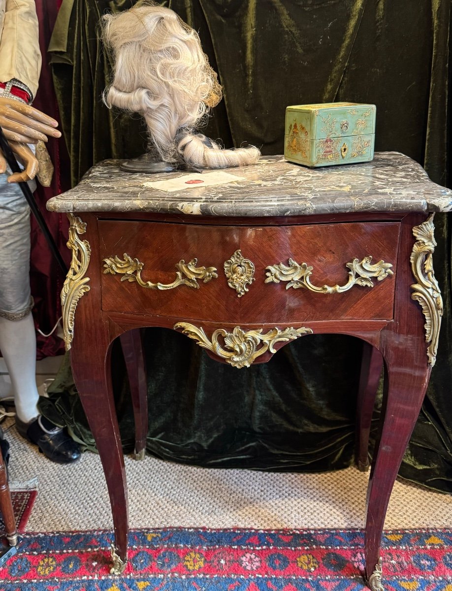 Elegant “wigmaker” Chest Of Drawers, Louis XV, Rio Rosewood, Circa 1760. 