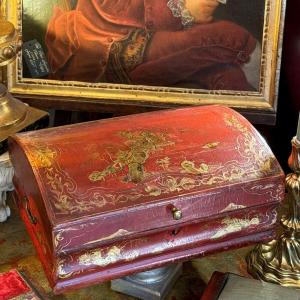 Travel Box, Martin Carmine Red Varnish, Gold Decor, Circa 1750. 