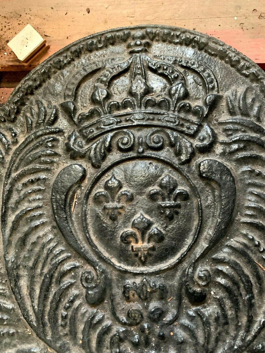 Plaque de cheminée ancienne en fonte Couronne blason fleurs de lys