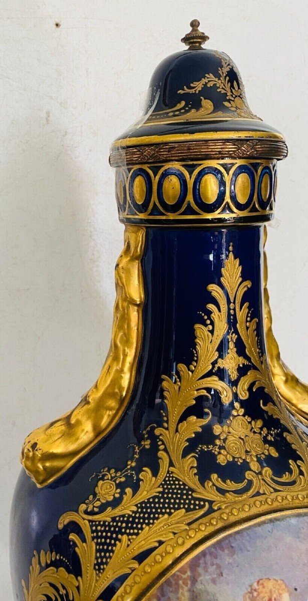 Vase With Polychromed Blue Background With Gold Highlights XX Century Sèvre Vase Covered Vase-photo-1