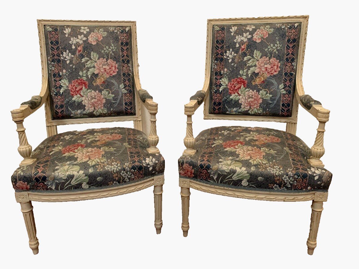 Paire De Fauteuils De Style Louis XVI En Hêtre Laqué Blanc XX Siècle