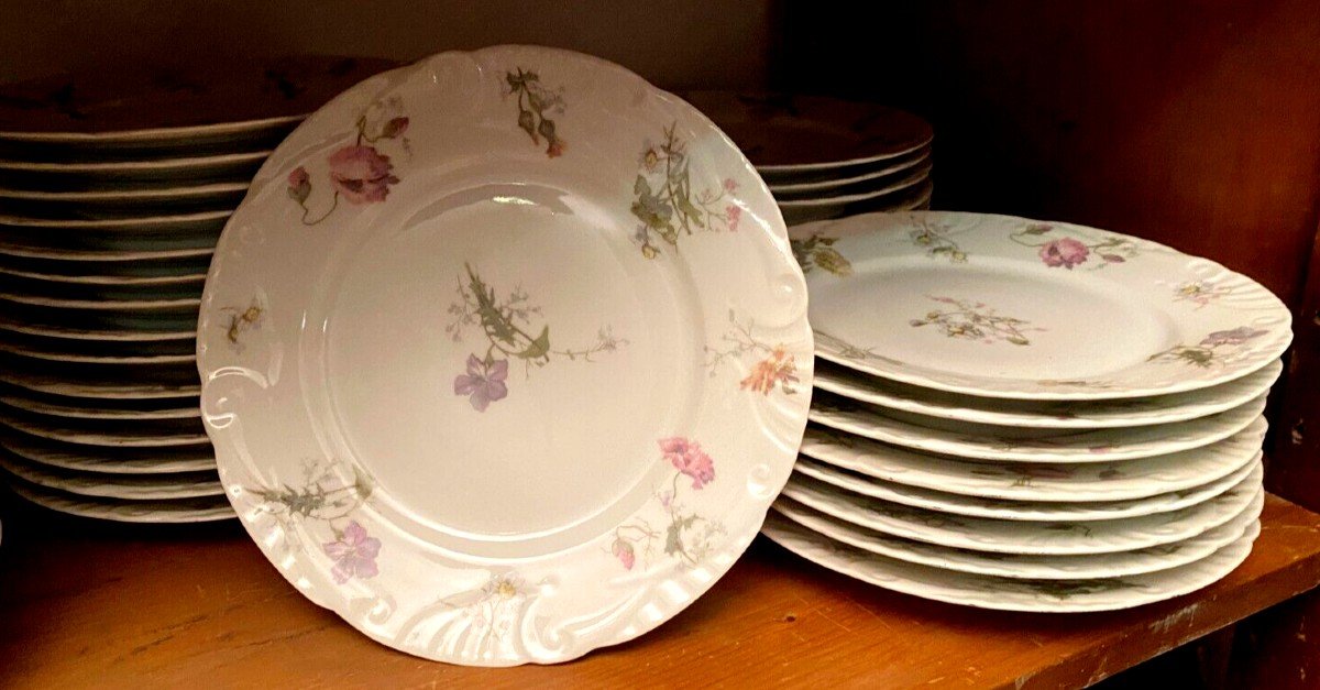 Service De Table De 134 Pièces En Porcelaine De Limoges XX Siècle-photo-2