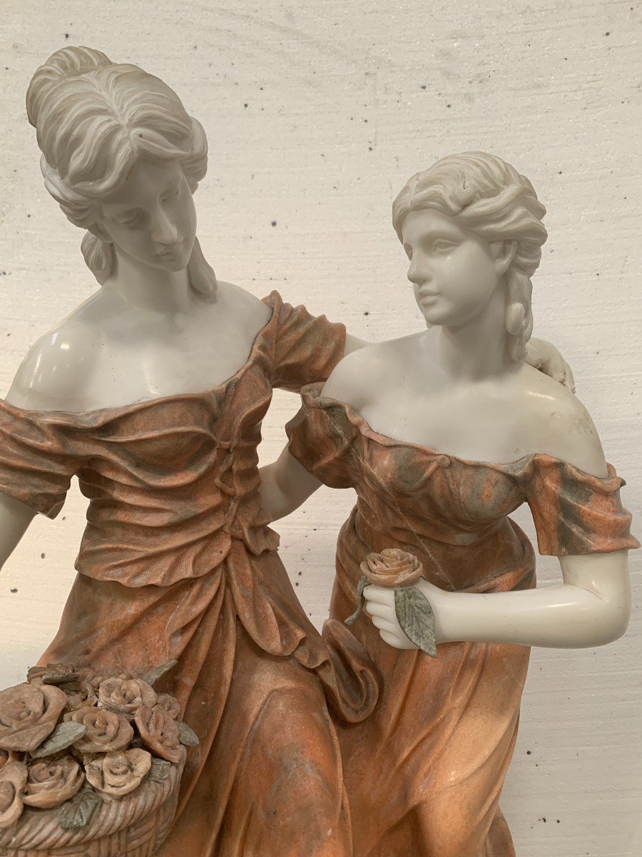 Sculpted Marble Group "two Young Women With A Basket Of Flowers" 20th Century-photo-2