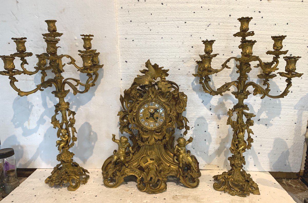 Garniture De Cheminée De Style Louis XV En Bronze Ciselé Doré XIX Siècle