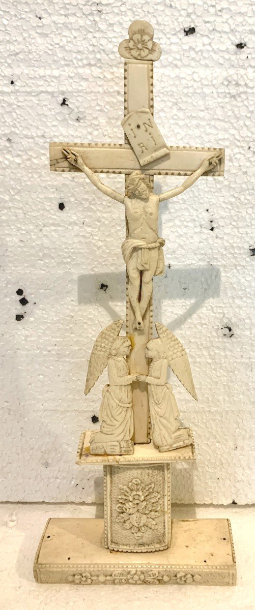 Crucifix Sculpté Objet De Dévotion XIX Siècle