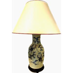 Vase monté en lampe Porcelaine a décor chinoisant XX siècle