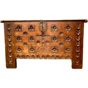 Antique Renaissance Style Chest In Carved Oak 18th Century