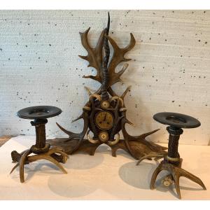 Garniture De Cheminée En Bois De Cerf  Et Marbre Noir XX Siècle 