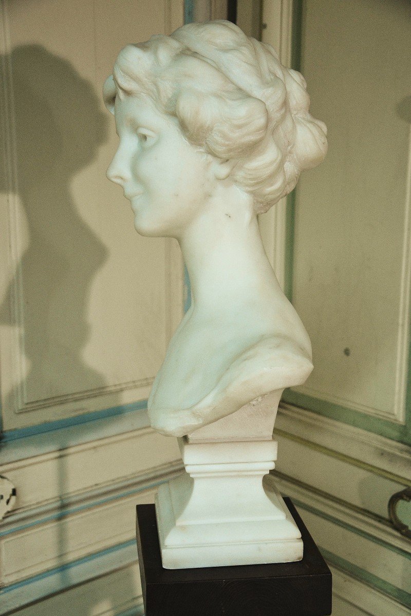 Bust Of A Young Woman In Marble By Van Der Staeten-photo-2