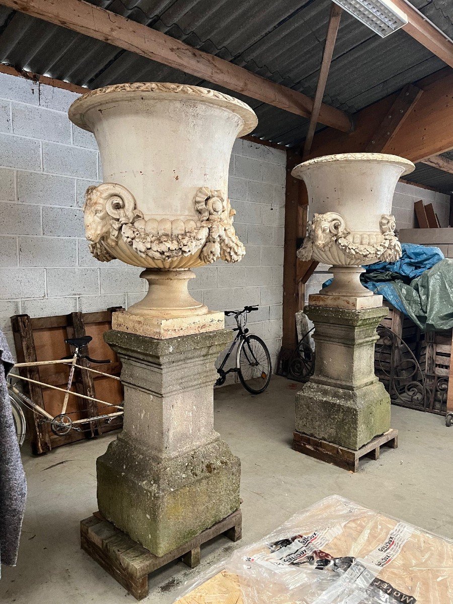 Exceptionnel Paire De Vases En Fonte époque 19e Siècle-photo-1