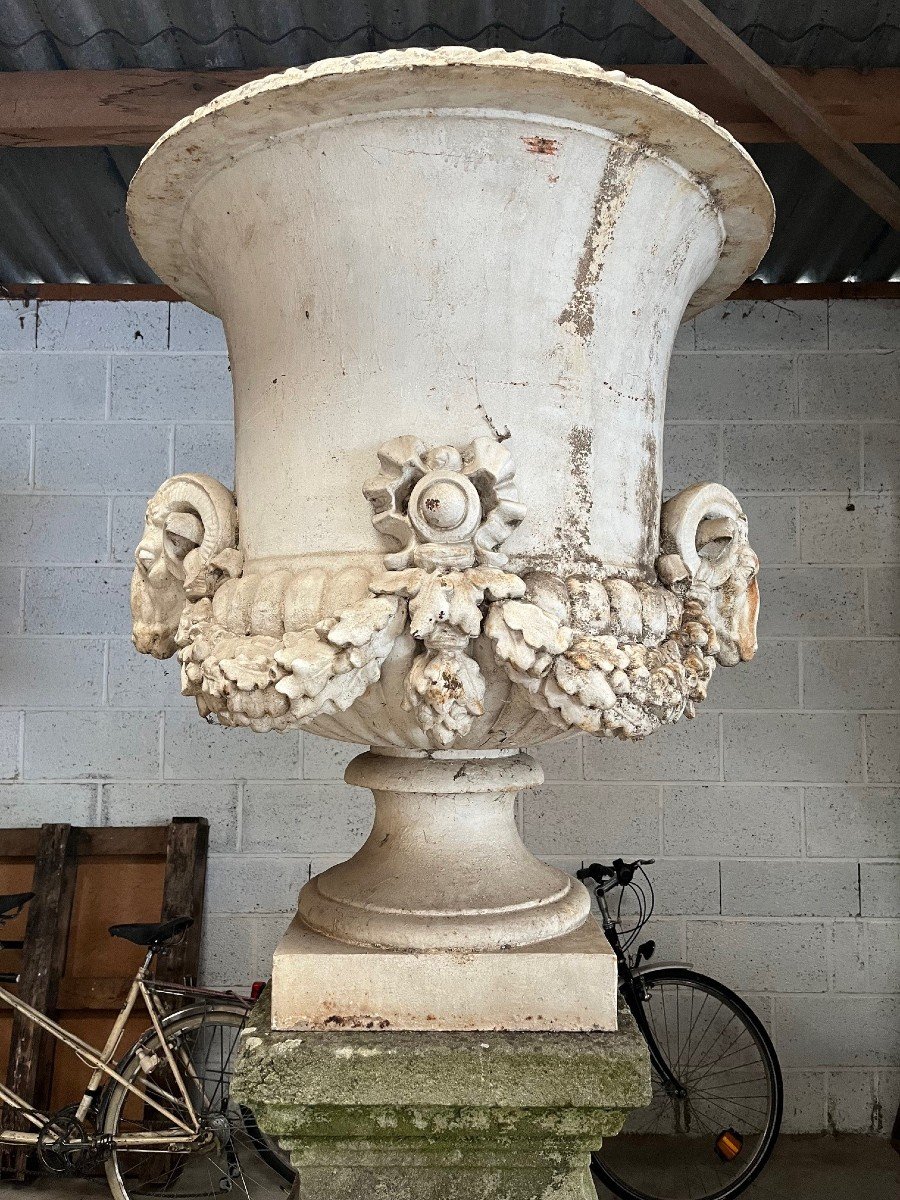 Exceptionnel Paire De Vases En Fonte époque 19e Siècle