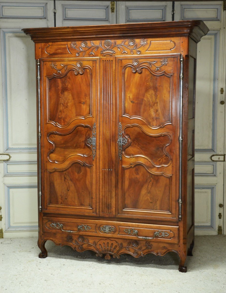 Armoire Noyer De Sennecey Le Grand