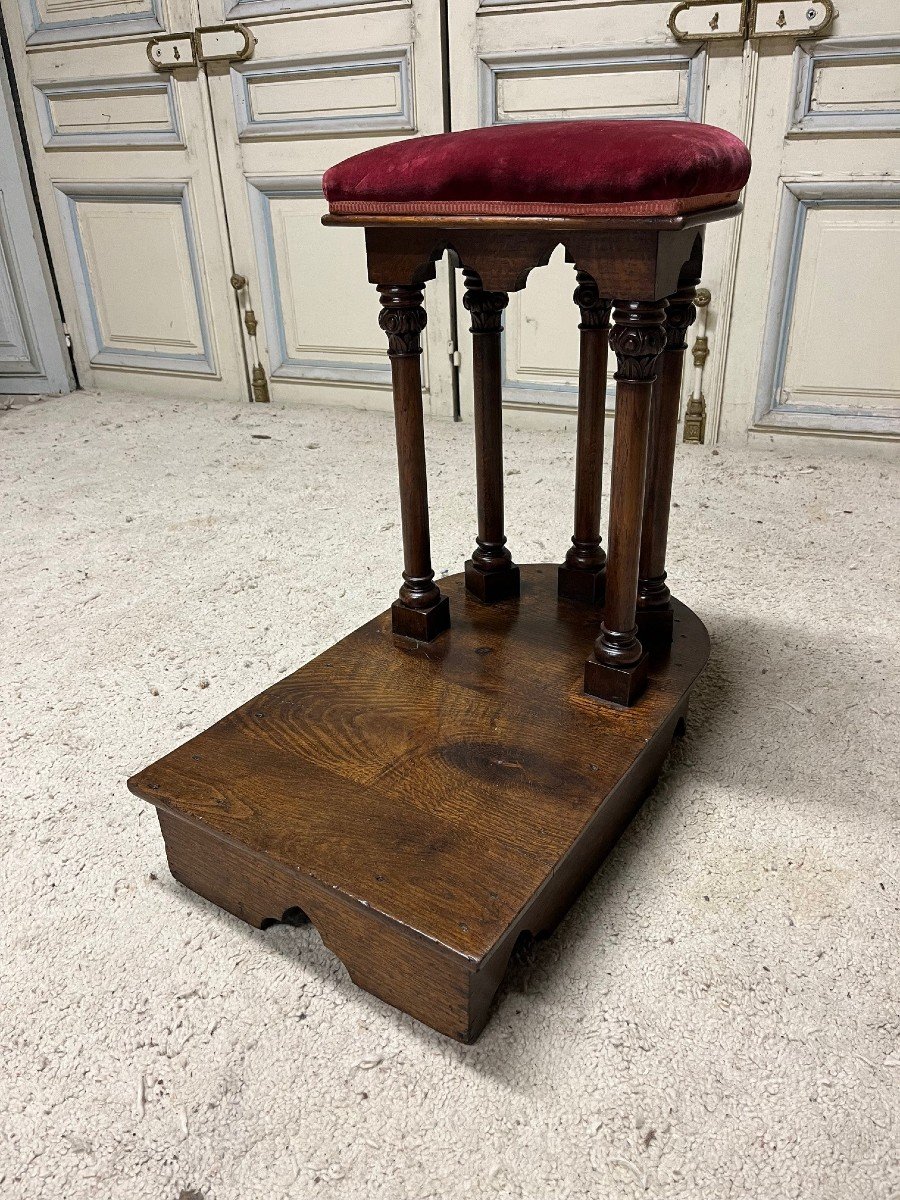 Tabouret De Chantre De Style Néogothique En Chêne ,époque XIXe Siècle