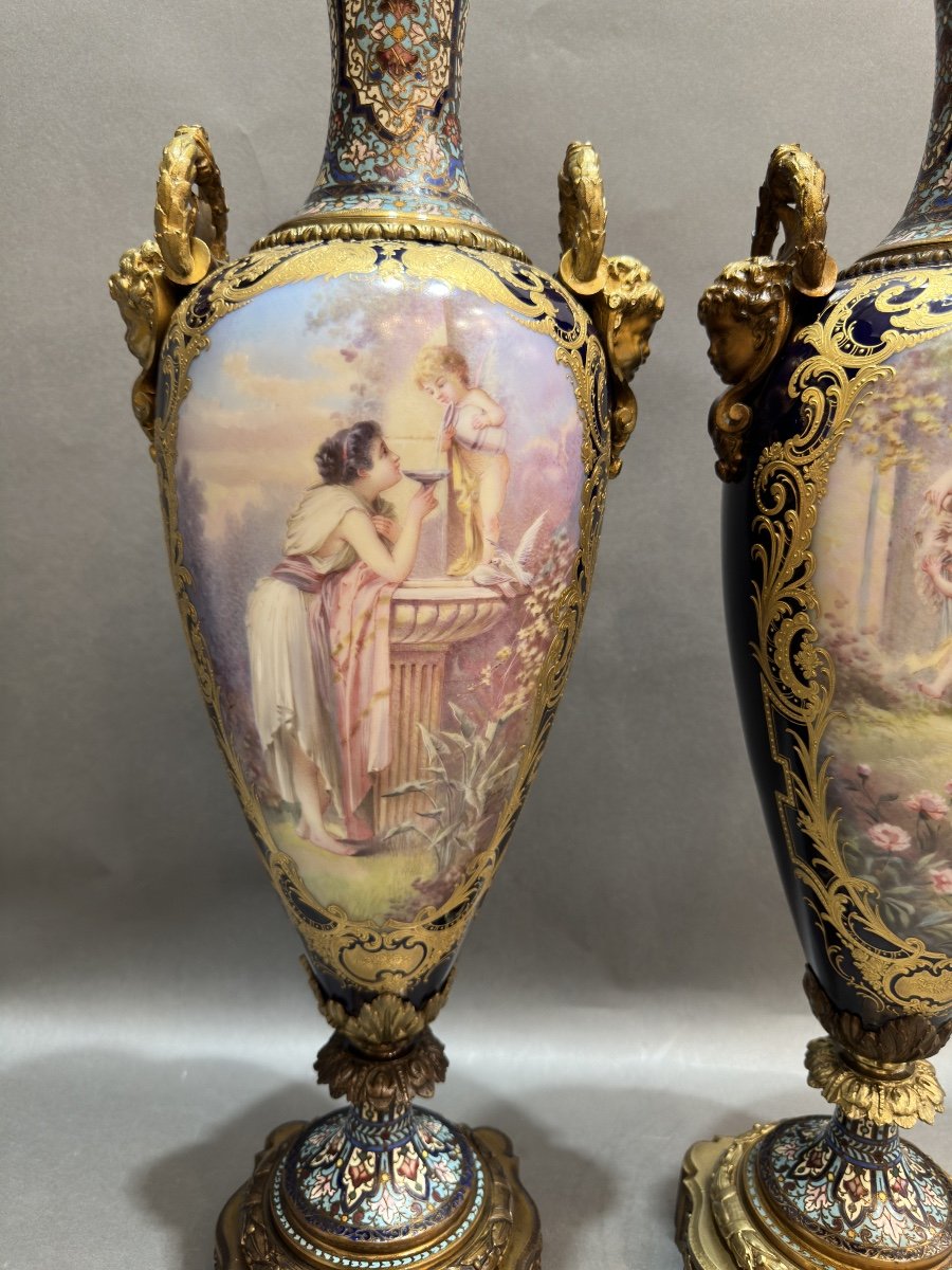 Paire De Vases En Porcelaine De Sèvres Et Cloisonné -photo-2