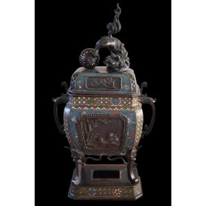 Perfume Burner Decorated With Fô Dogs, Japan 20th Century