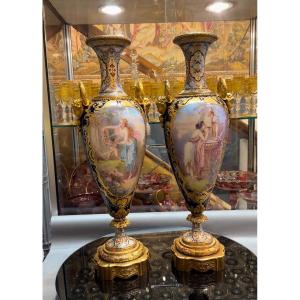 Paire De Vases En Porcelaine De Sèvres Et Cloisonné 