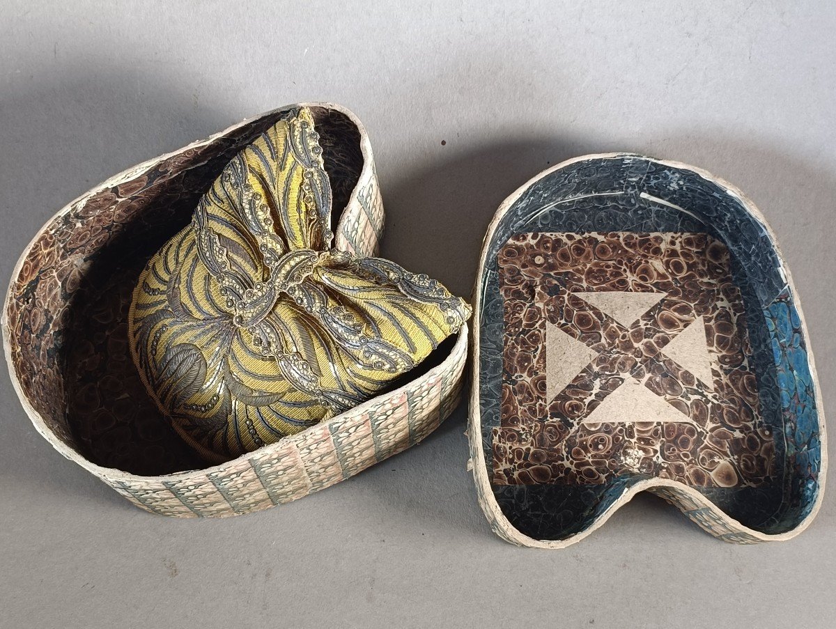 Sun Headdress Embroidered With Silver Thread And Sequins Circa 1820 And Its Case Germany-photo-3