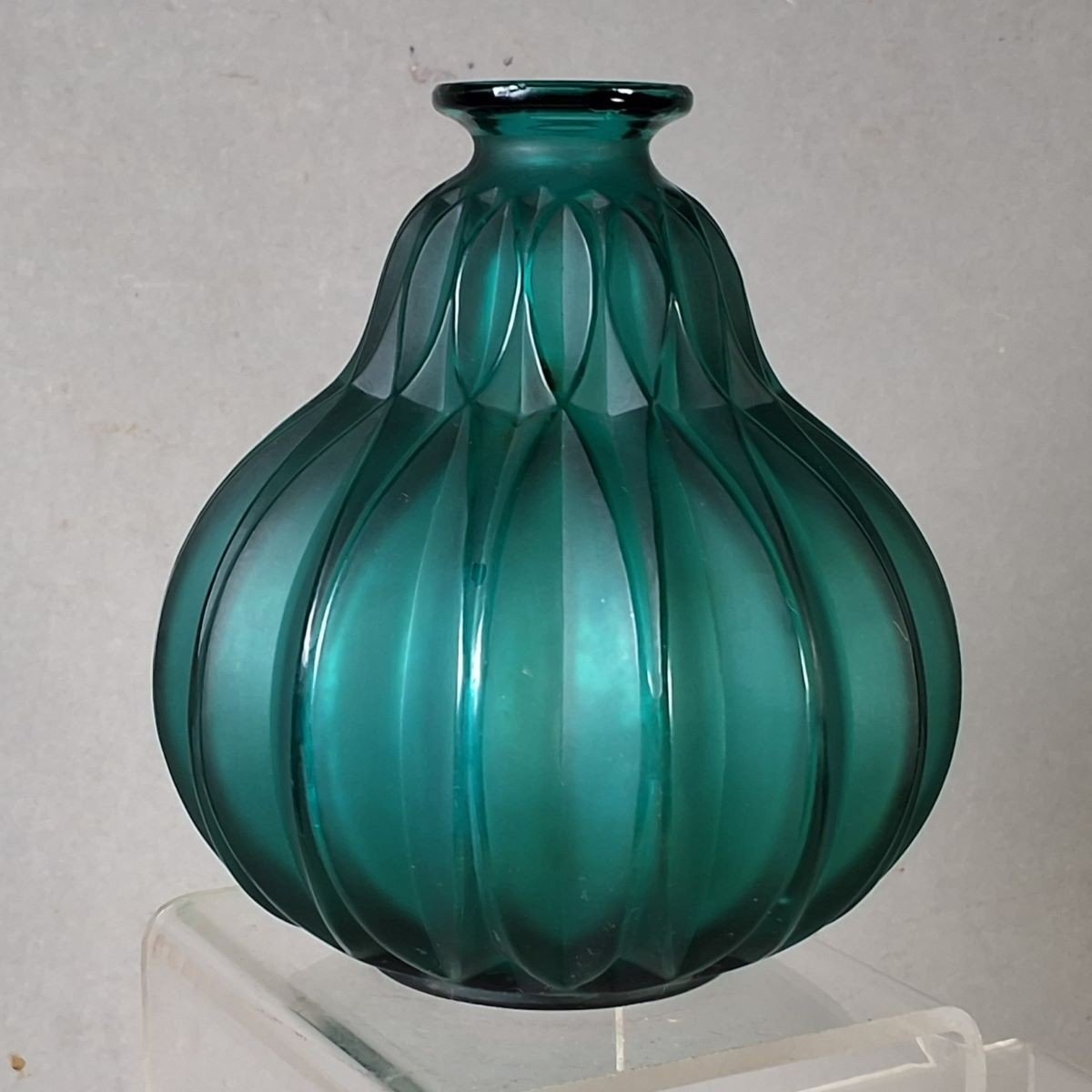 Small Sabino Art Deco Vase Emerald Green Height: 13 Cm